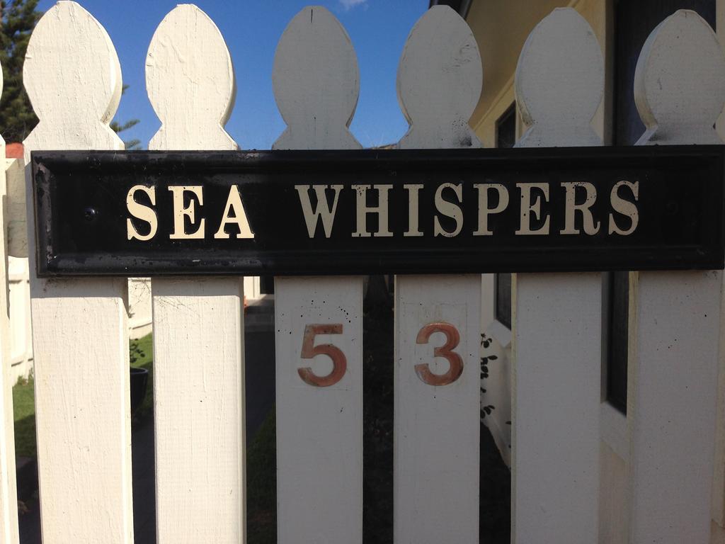 Sea Whispers Bed & Breakfast ไคแอมา ภายนอก รูปภาพ